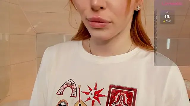 Phoenix_Margo on StripChat