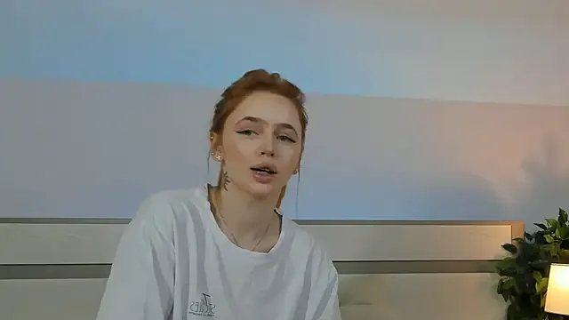 Phoenix_Margo on StripChat