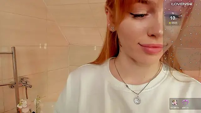 Phoenix_Margo on StripChat