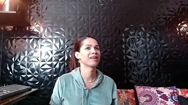 PINK__LOLA1 on StripChat