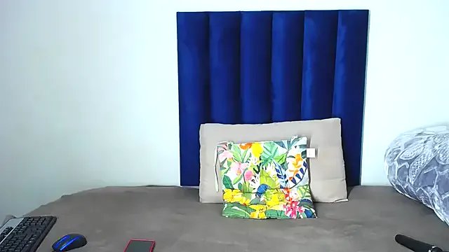 Pinkdollyg on StripChat