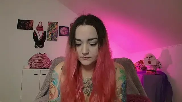 PinkHurricaneOfficial on StripChat