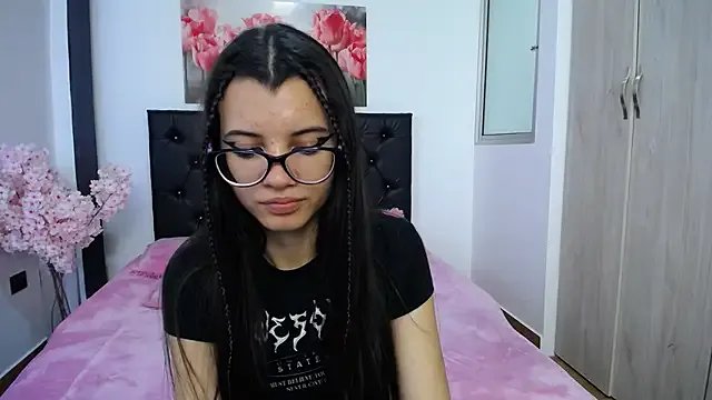 pinky_f00x on StripChat
