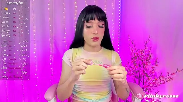 Freechat Pinkyrosse on StripChat