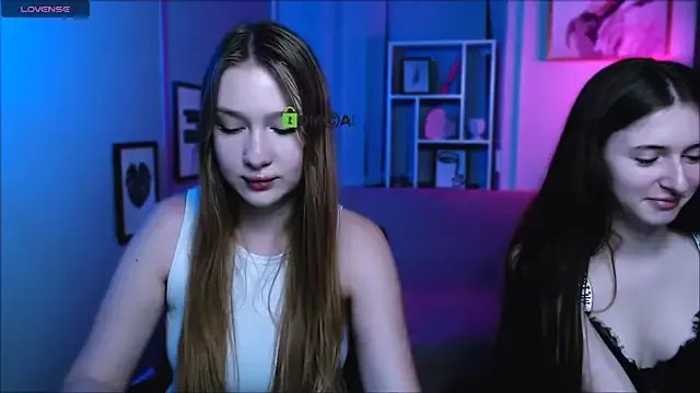 playful_sophie on StripChat