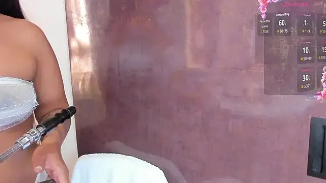 pocahontas_lantina on StripChat