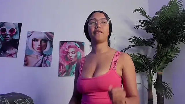 pocahotass_11 on StripChat