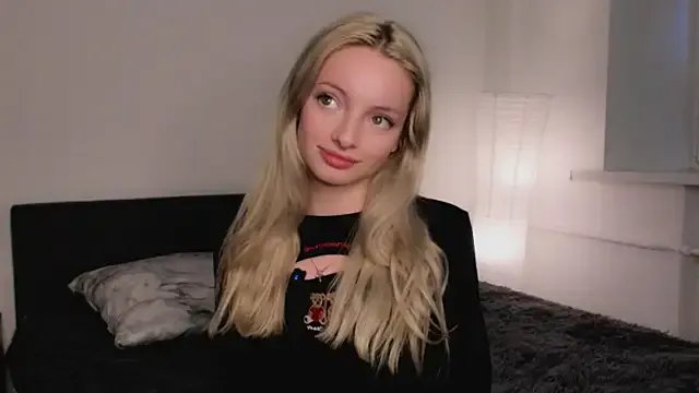 Freechat PocketDollX on StripChat