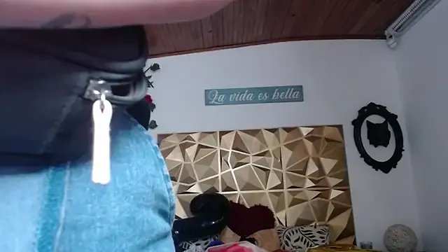 poison_doll2 — tits oil shake