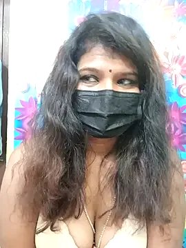 Premalatha_28 on StripChat
