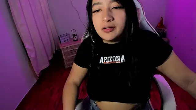 Freechat pretti_scarlett on StripChat