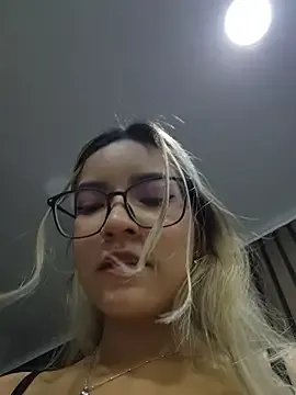 Pretty_roxxyy — Anal SEX  using DILDO  NO MERCY