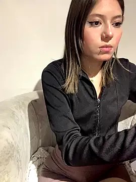 PrettyAmber on StripChat
