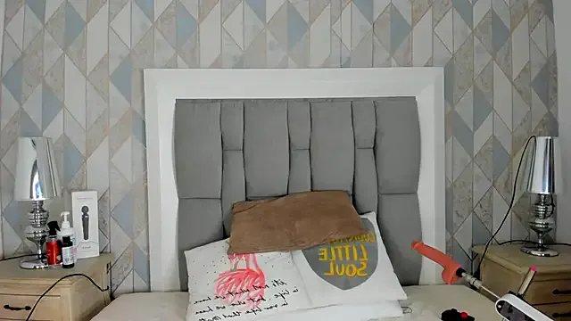 Princsgirl_ on StripChat