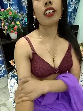 priya_26 on StripChat