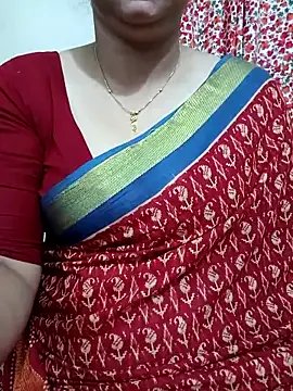 Priya_Boudi on StripChat