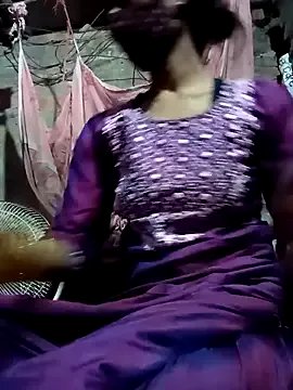 Freechat priyastrip314 on StripChat