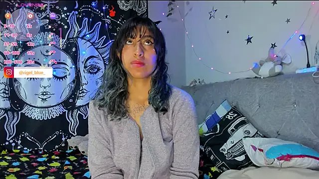 puepleholly on StripChat