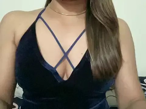 Queen-of-hearts55 on StripChat