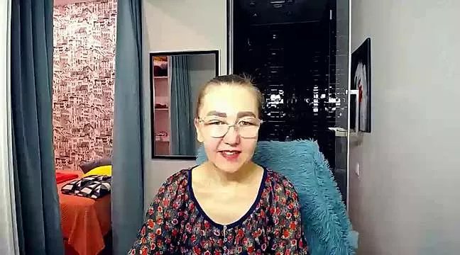 Freechat queen_a_n_i on StripChat