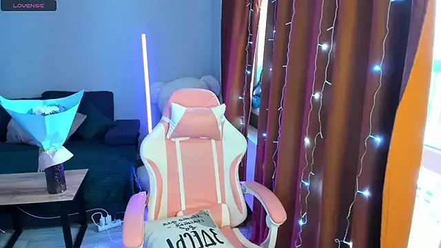 Queen_baby on StripChat