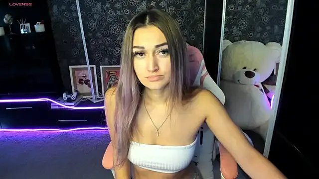 Queen_baby on StripChat