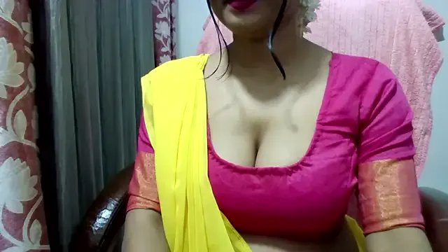 Queenhimanshi on StripChat