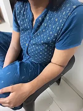 Queenlipx — Boobs Show