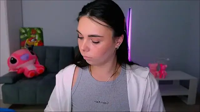 queenofthesense_ on StripChat