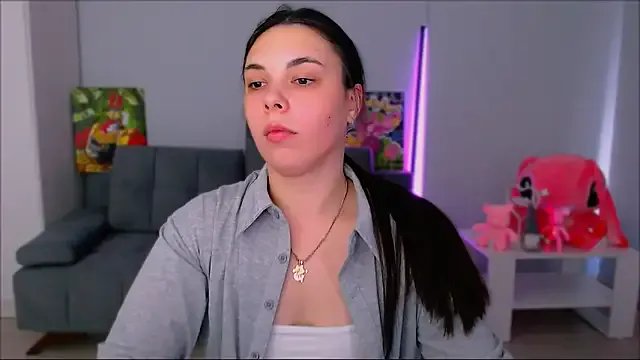 queenofthesense_ on StripChat