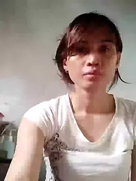 QueenSoreal on StripChat