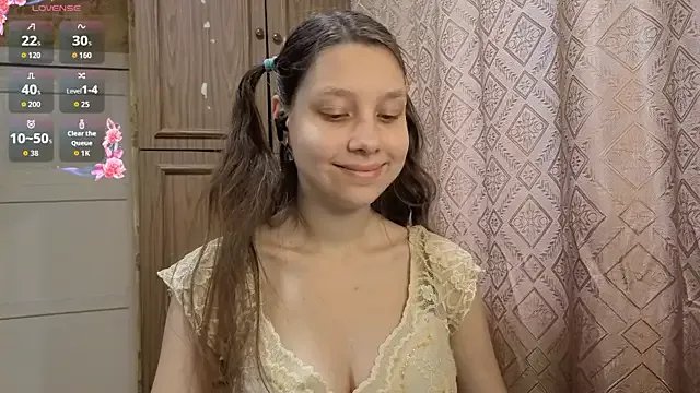 QutieDaSweet on StripChat