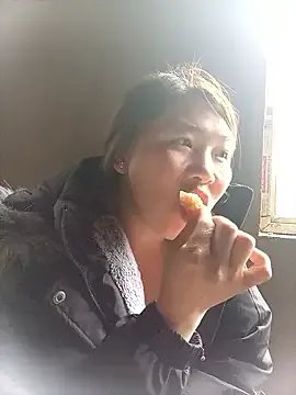 quynhkoolbae on StripChat