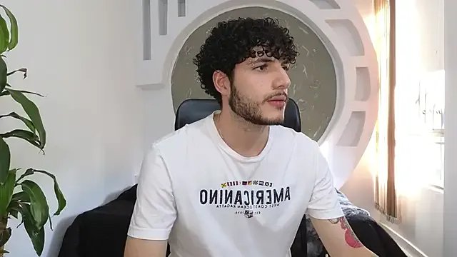 Rafael_Mendezz on StripChat