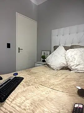 Rare_DiamondxX on StripChat