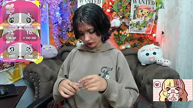 ravenn_20 on StripChat