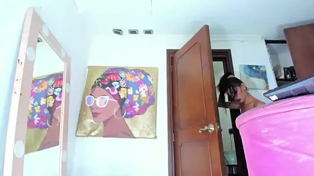 ravenous_charmer on StripChat