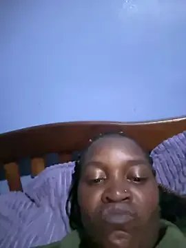 Realdiva02 on StripChat