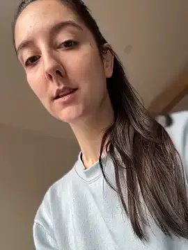 RealJuliette — Show lingerie & ass close cam