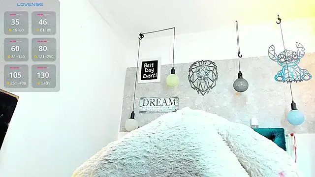 Rebeca_xs on StripChat