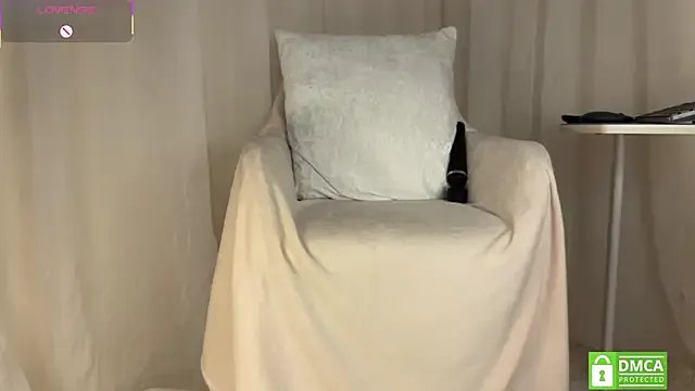 Freechat red_starling on StripChat