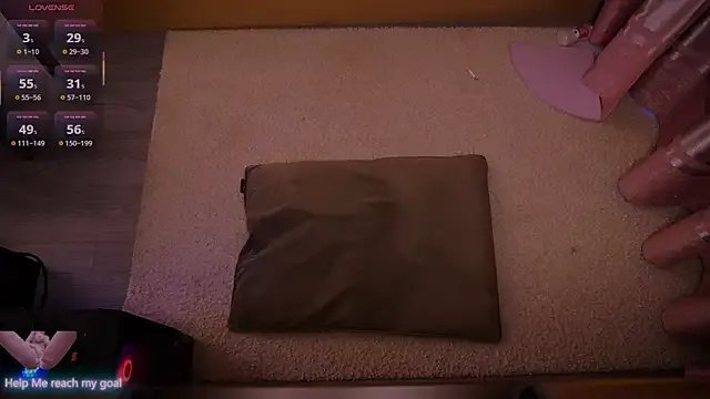 Redhead_Shark_new on StripChat