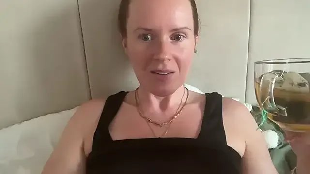 redheadrosie69 on StripChat