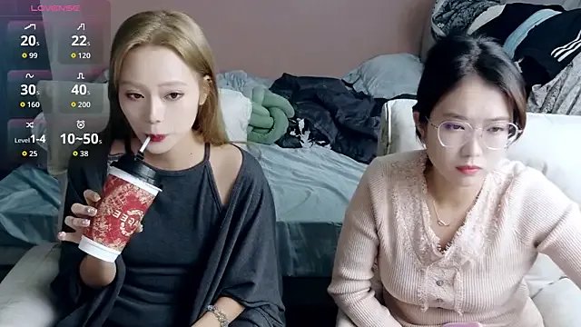 Freechat redrose520 on StripChat