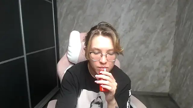 Reginasmilee on StripChat