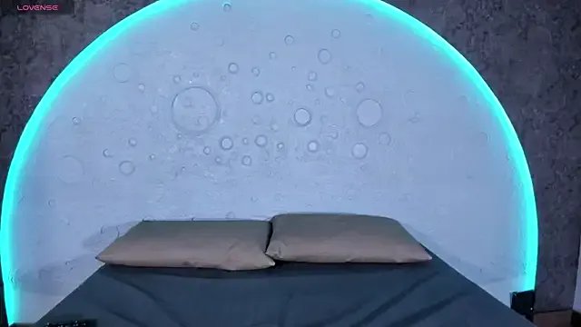 ReinaChloe on StripChat