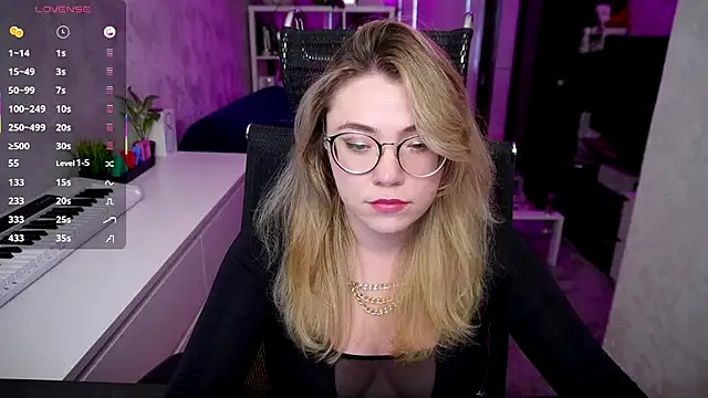 RemyCute on StripChat