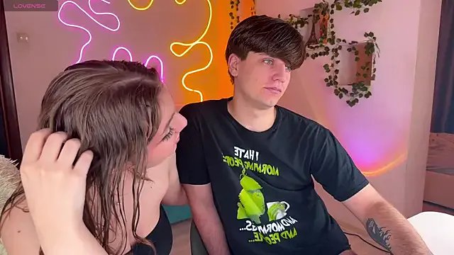 Freechat RobertAndLinela on StripChat