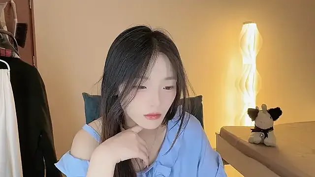 Robin-o3 on StripChat