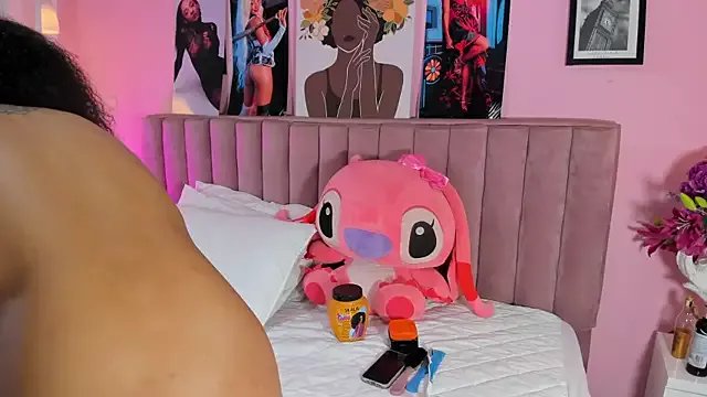 RolyLoren on StripChat